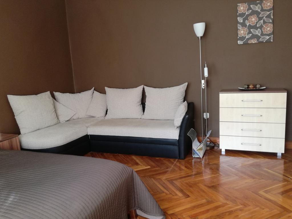 Stilus Apartman Appartement Szekszárd Buitenkant foto