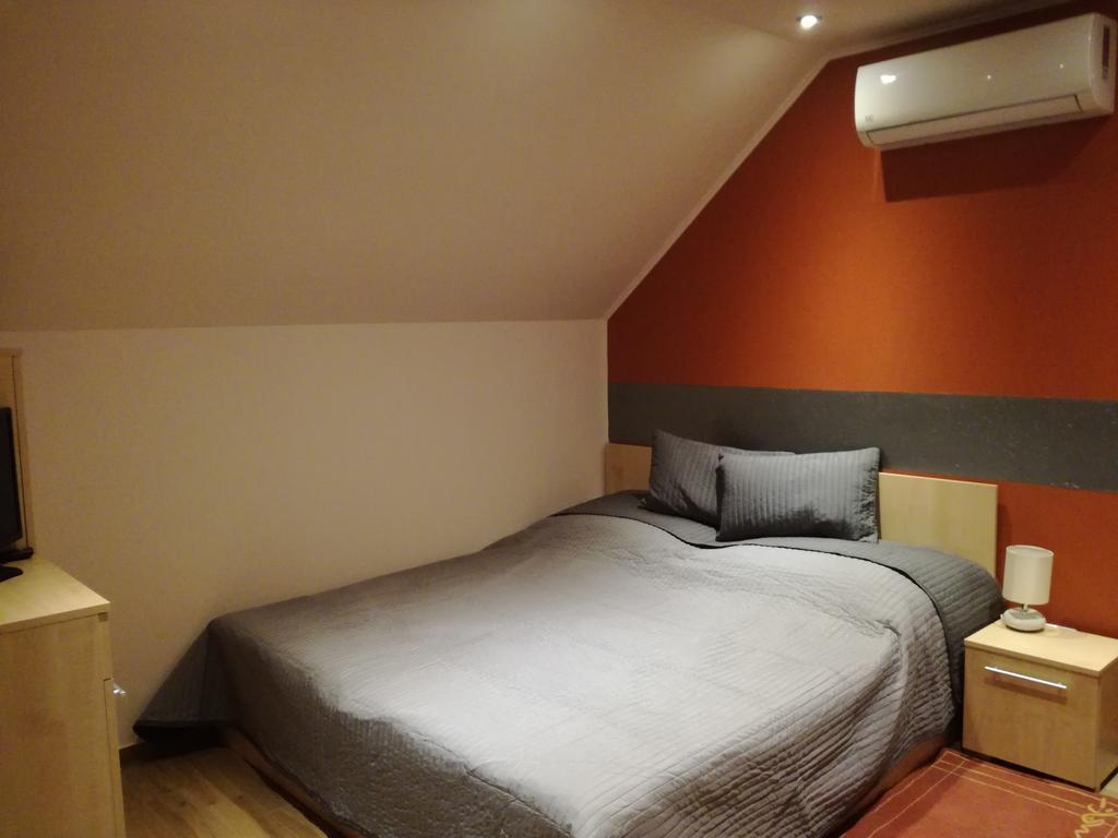 Stilus Apartman Appartement Szekszárd Buitenkant foto